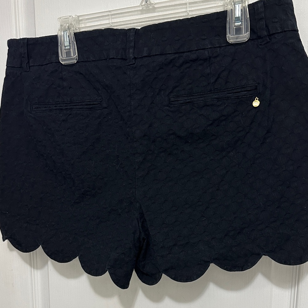 Crown & Ivy Black Scalloped High Waist Shorts - Picture 5 of 7